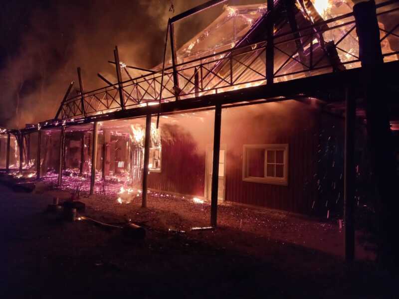 Mojón Grande: un voraz incendio destruyó por completo un complejo turístico 3 WhatsApp Image 2025 09 11 at 07.36.43 - 2