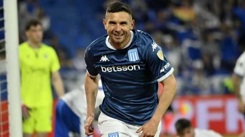 Copa Libertadores: Racing aprovechó el hombre de más y venció a Vélez en Liniers Racing Copa Libertadores