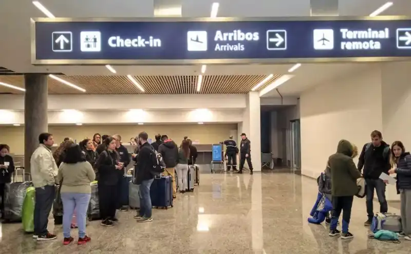 Passalacqua presentó la conexión aérea Iguazú-Lima en la FIT 2025 5 aeropuerto Iguazu - 4