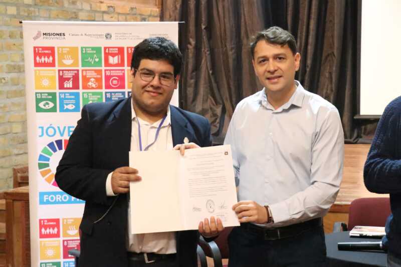 Jóvenes de Alem debatieron sobre pedofilia y trata infantil en el Modelo de Naciones Unidas 5 alem naciones unidas 5 - 4