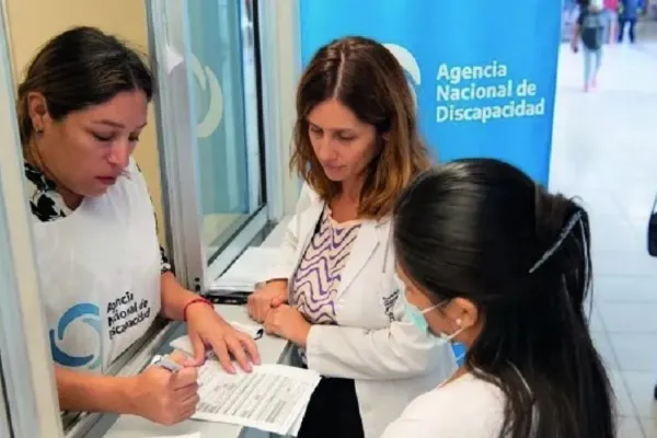 El Gobierno promulga ley histórica en discapacidad y al mismo tiempo la deja suspendida 3 La norma fue aprobada pese al veto presidencial, aunque su ejecución quedó frenada por razones fiscales.