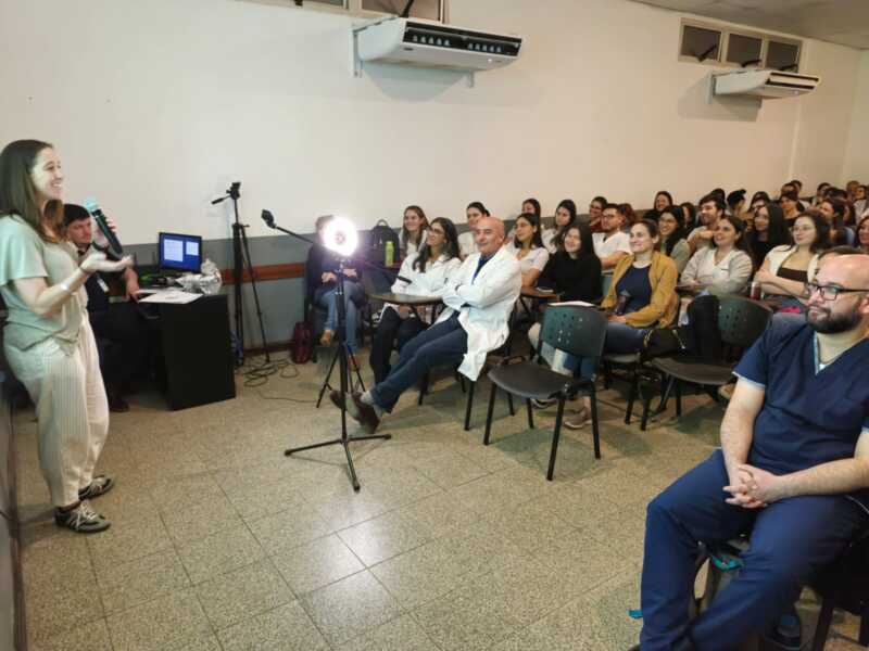 Barceló y Médicos Sin Fronteras fortalecen vínculos en una jornada académica 2 La jornada de vinculación acercó experiencias profesionales y valores de solidaridad en salud.