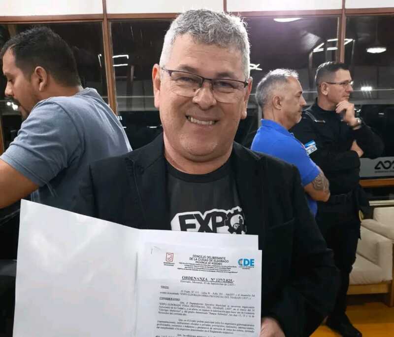 “El desfile cívico-militar es uno de los momentos más esperados por la comunidad, donde se refleja el orgullo y la participación de todos los vecinos de Eldorado", mencionó Bareiro. 