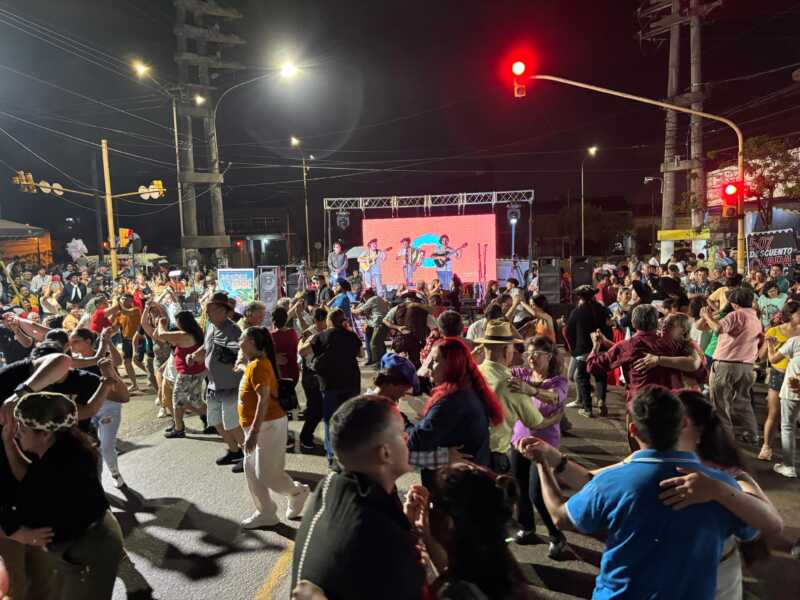 El chamamé hizo vibrar a Posadas en una noche de homenaje y fiesta popular 14 chamamé