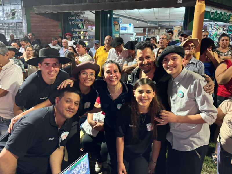 El chamamé hizo vibrar a Posadas en una noche de homenaje y fiesta popular 13 chamamé