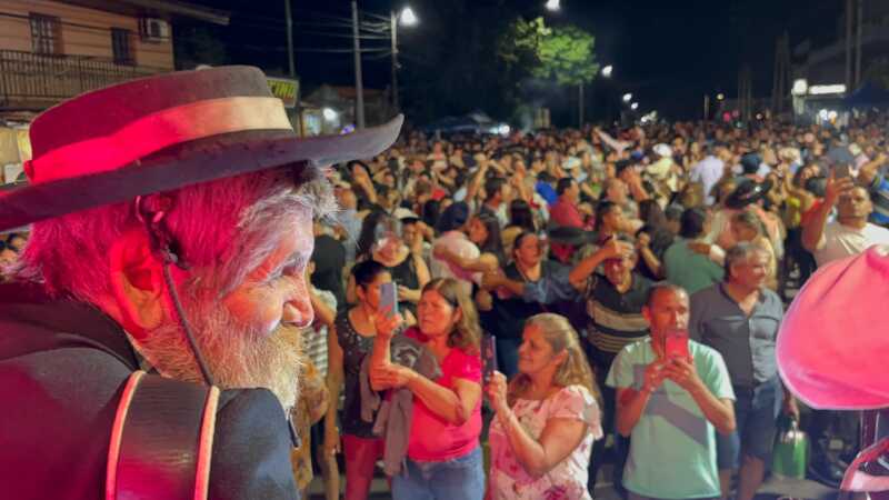 El chamamé hizo vibrar a Posadas en una noche de homenaje y fiesta popular 12 chamamé