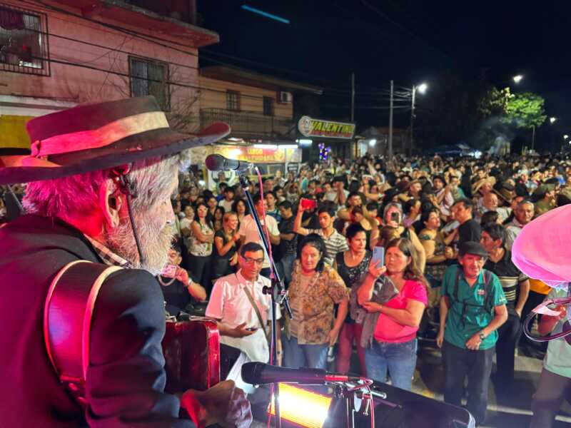 El chamamé hizo vibrar a Posadas en una noche de homenaje y fiesta popular 10 chamamé