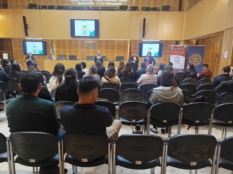 Alertan por intentos de suicidio en las escuelas de Misiones: “El panorama es alarmante” 2 charla prevencion suicidio 1 - 1