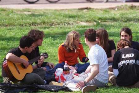 Día del Estudiante y Primavera: tradición que une generaciones el 21 de septiembre se celebra en la argentina el ZGJ3JPUJIJDPNP7MTVVESWAZTY - 2