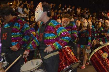 Miles de jóvenes palpitan la cuarta y última noche de calle de la estudiantina: mirá el cronograma Estudiantina Posadas