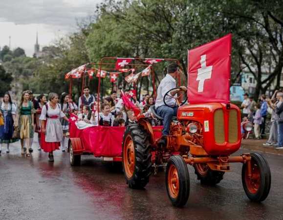 Oberá se prepara para el desfile de la Fiesta Nacional del Inmigrante fiesta inmigrante e1756993717221 - 1