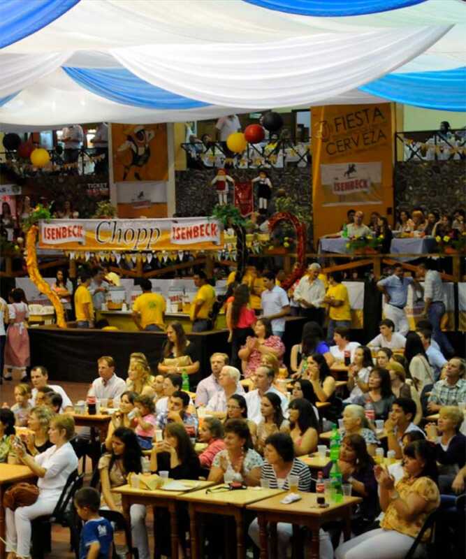 Entre la misa patronal y la música en vivo, Alem celebra fe, historia y tradición en la Alem Fest 2025.