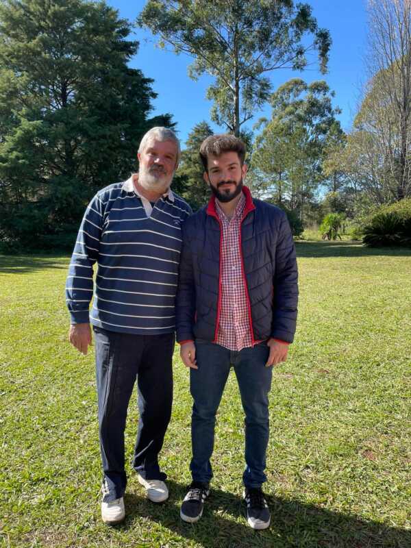 El electo diputado Juan Ahumada y su padre Juan Carlos recientemente fallecido.