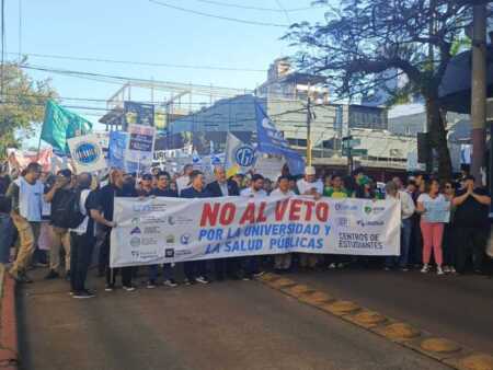 Cientos se unen en Posadas en defensa de la Universidad pública marcha misiones senado