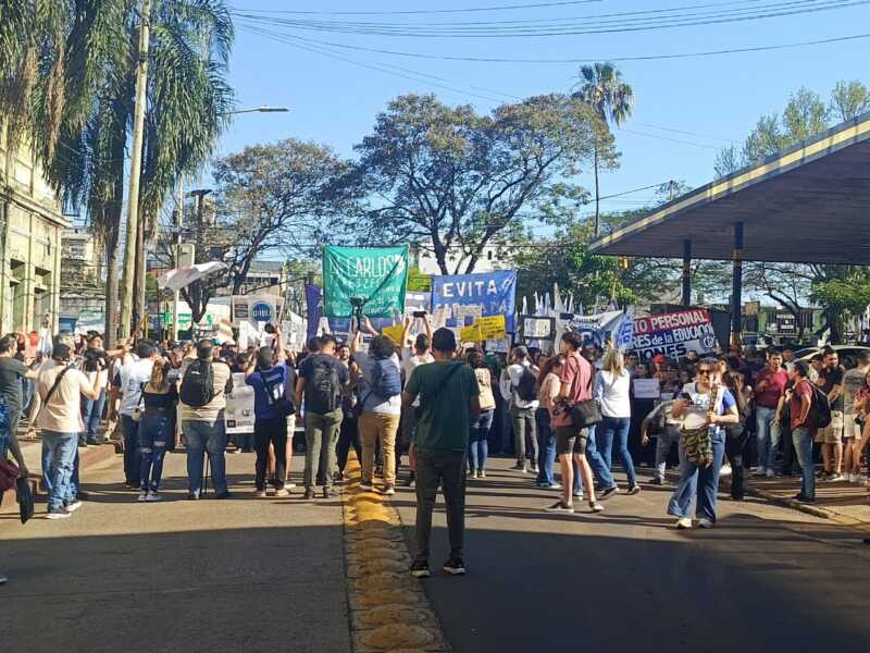 Cientos se unen en Posadas en defensa de la Universidad pública 1 marcha federal