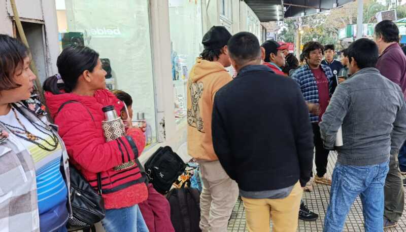 Reclamo Mbya Guaraní en Posadas: histórica movilización por la restitución de derechos 1 La movilización incluye acampe indefinido en la Plaza 9 de Julio hasta obtener una respuesta del Gobierno.