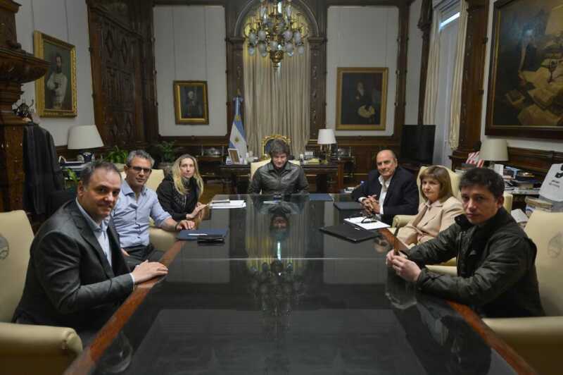 mesa política Milei voto elecciones