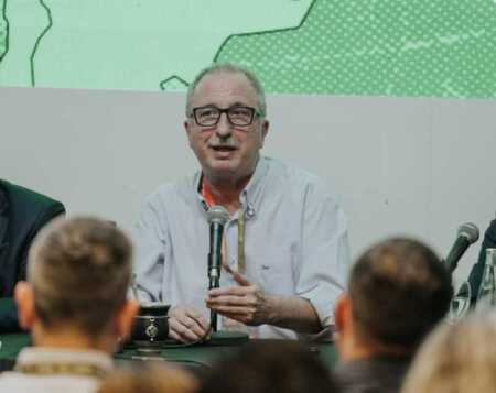 Passalacqua presentó la conexión aérea Iguazú-Lima en la FIT 2025 Iguazú Lima