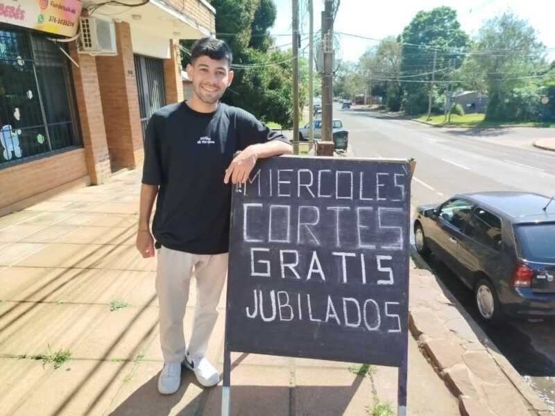 Un joven peluquero de Posadas ofrece cortes gratis a jubilados 3 peluqeria posadas cortes gratis 2 - 2