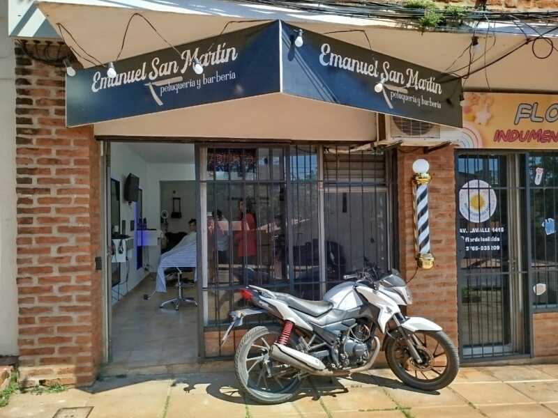 Un joven peluquero de Posadas ofrece cortes gratis a jubilados 5 peluqueria posadas - 4