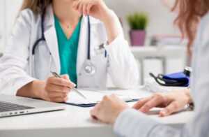 El aumento del 475% en las prepagas y la caída del empleo dejaron a 1,2 millones de argentinos sin cobertura médica