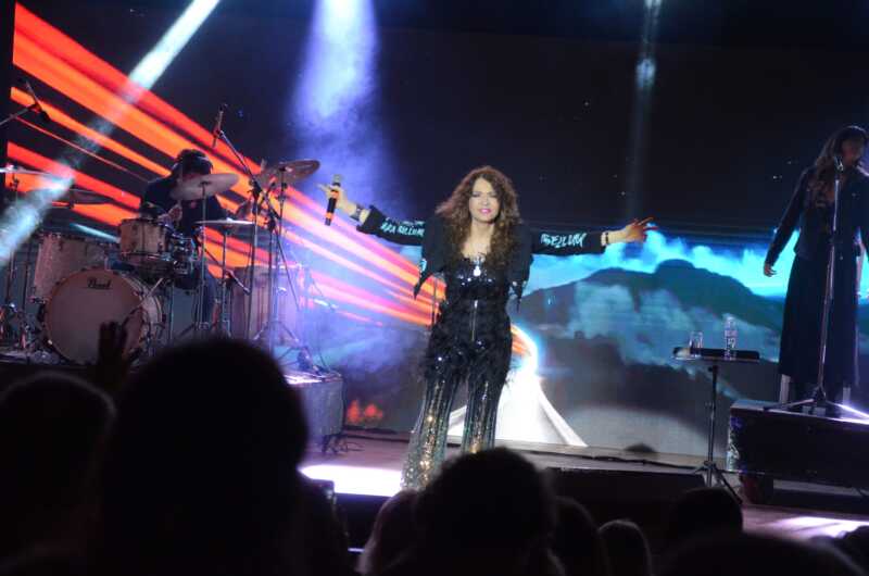 Patricia Sosa deslumbró en la Fiesta Nacional del Inmigrante con un show inolvidable 4 sosa inmigrante - 3