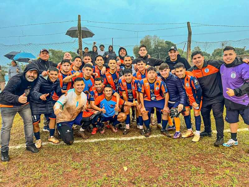 unpocodefutbol iguazu 1757334074635 - 4