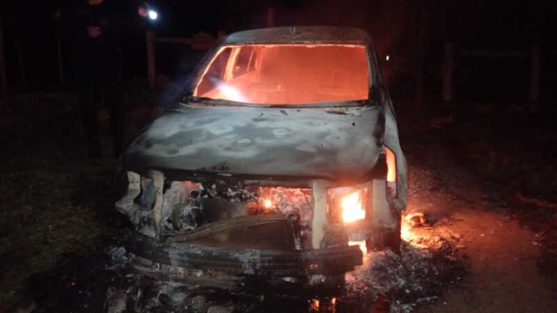 Autos incendiados en diferentes puntos de Misiones 7 vehiculo incendio 1 - 6