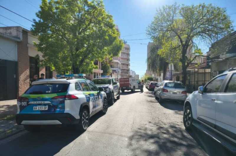 Investigan la muerte de una joven que cayó desde un edificio céntrico en Corrientes