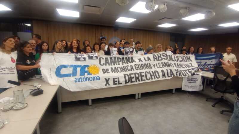 Supenden audiencia contra Gurina y Sánchez: “Queremos que el juicio sea público” 3 Sin nueva fecha para el juicio a Gurina y Sánchez: el reclamo docente sigue en las calles