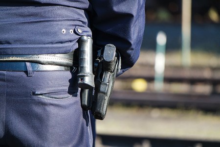 Femicidio seguido de suicidio: “Todo indica que el arma utilizada fue la reglamentaria del oficial” Natanael C. atacó a su expareja, la oficial Daiana Da Rosa, con su arma reglamentaria y luego se quitó la vida; no existían denuncias previas ni medidas judiciales.