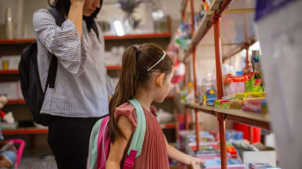 Criar a un hijo en Argentina cuesta hasta $548.636, según el Indec Argentina