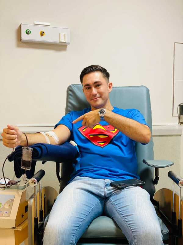Banco de Sangre Misiones: una red que sostiene la vida sanitaria 4 La solidaridad también circula por las venas: donar sangre es un compromiso con la comunidad. Cristian, docente y donante, lo hace habitualmente.