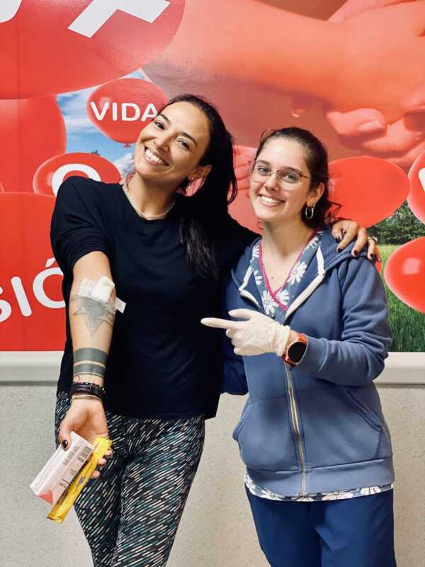 Banco de Sangre Misiones: una red que sostiene la vida sanitaria 7 Donar sangre antes de que alguien lo necesite: el desafío de un sistema que depende del compromiso ciudadano. Analía es donante comprometida.