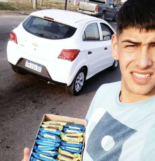 De vender alfajores en la ruta a la Selección Argentina: la historia de superación de Lautaro Rivero G2WO 6fWcAETx6I e1759671918956 - 2
