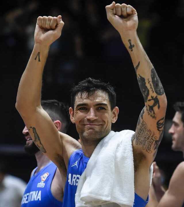 Con la despedida de Carlos Delfino, se cierra el ciclo dorado del básquet argentino G2pgMKpXIAATdju e1759866455610 - 2