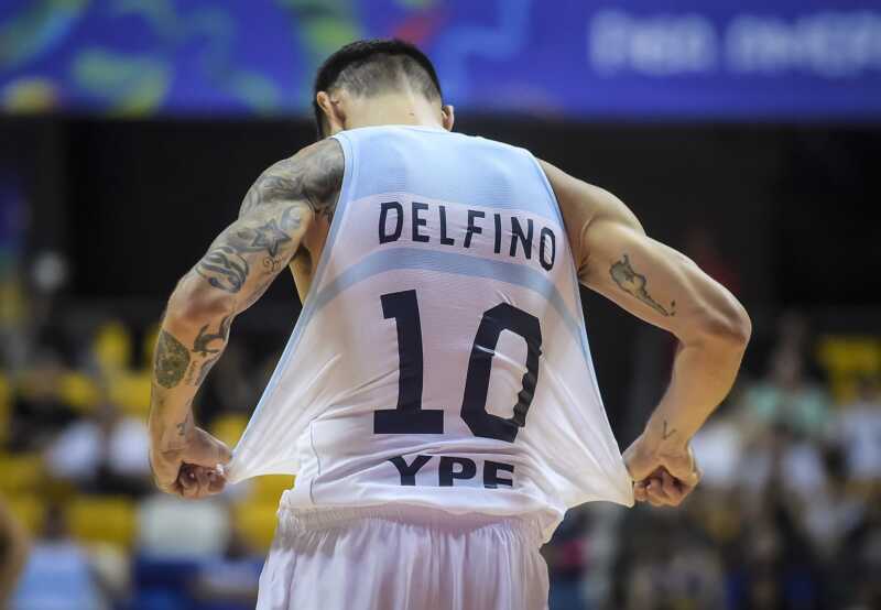 Con la despedida de Carlos Delfino, se cierra el ciclo dorado del básquet argentino 7 G2qYZytWcAAXJJD - 6