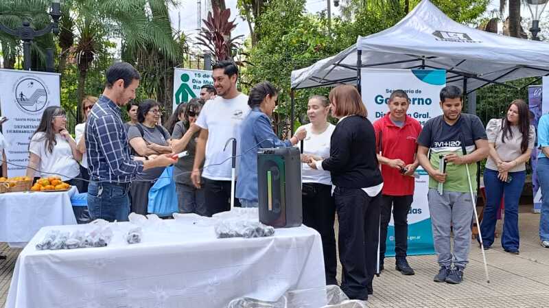 Misiones celebra el Día Internacional del Bastón Blanco con donación de 100 bastones 32 IMG 20251015 095748 - 31