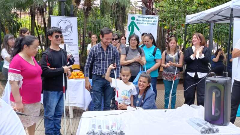 Misiones celebra el Día Internacional del Bastón Blanco con donación de 100 bastones 40 IMG 20251015 100002 - 39