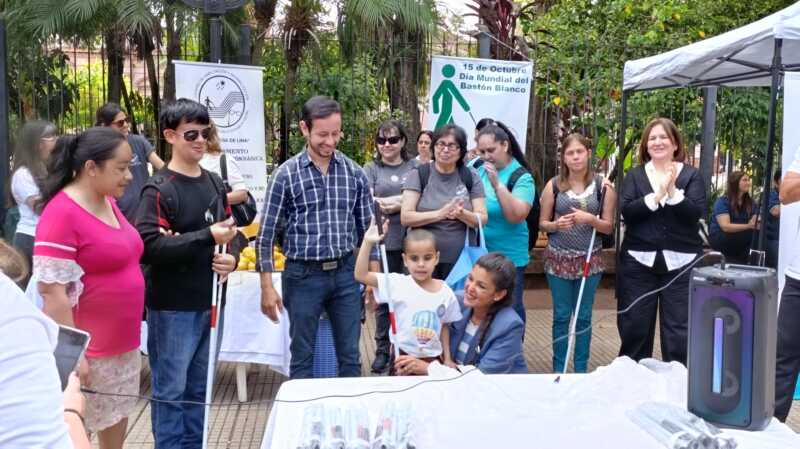 Misiones celebra el Día Internacional del Bastón Blanco con donación de 100 bastones 26 IMG 20251015 100004 - 25