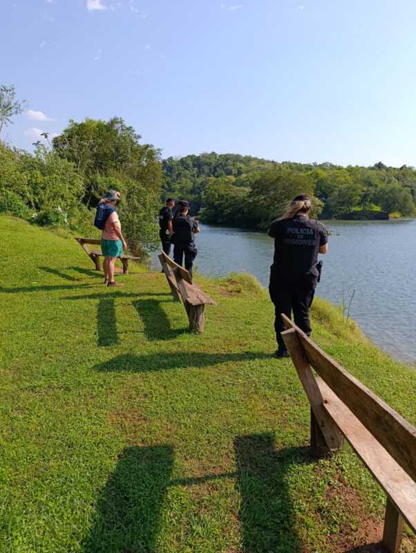 Buscan a joven desaparecido en aguas del río Paraná en Capioví 5 Joven de 20 años desaparece en el río Paraná en Capioví