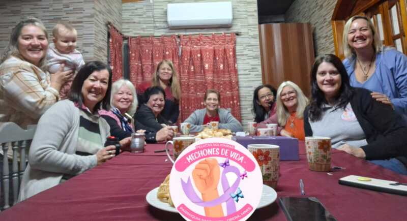 “Mechones de Vida”: solidaridad que devuelve sonrisas desde Oberá 9 “Mechones de Vida” organiza una pizeada solidaria en Oberá para seguir ayudando