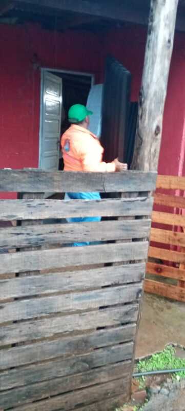 Defensa Civil asistió a 12 familias y se mantiene la alerta naranja por tormentas en Misiones 8 Imagen de WhatsApp 2025 10 16 a las 18.00.46 e9e7647f - 7