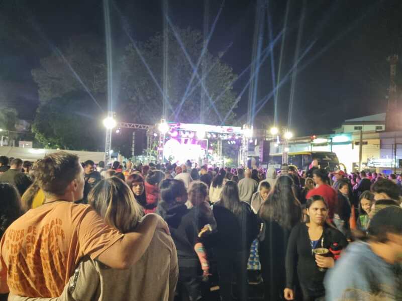 Los Iracundos hicieron vibrar Oberá en un Día de la Madre inolvidable 2 Oberá celebró el Día de la Madre con Los Iracundos en el Centro Cívico