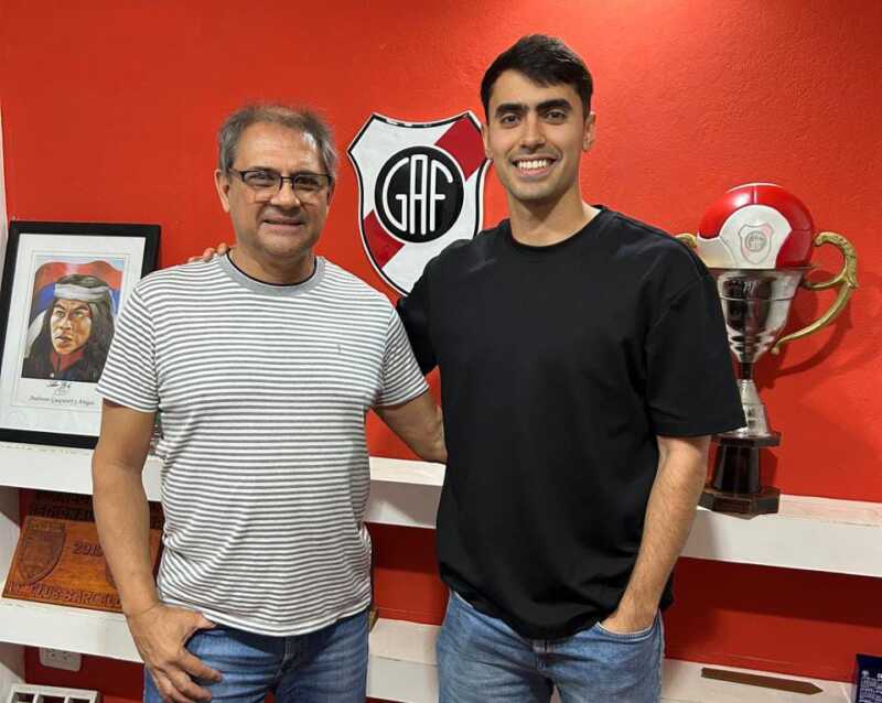 Iván Molinas viene de jugar en Nueva Chicago en la Primera B Nacional.