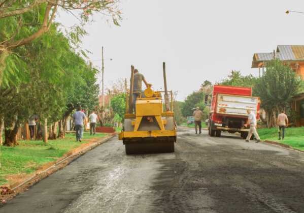 Leandro N. Alem refuerza su infraestructura con obras viales en barrio Lopaczeck 3 Leandro N. Alem 1 e1761304124884 - 2