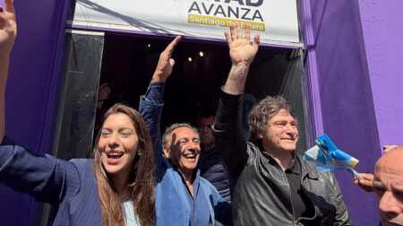 Milei apuntó contra Cristina Kirchner: “La líder de ellos anda con tobillera” Milei