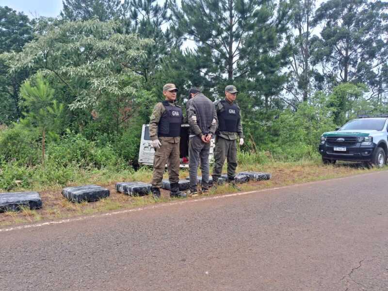 Gendarmes secuestraron millonario cargamento de marihuana en Misiones 2 Misiones