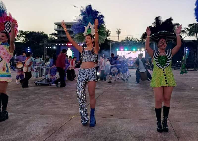 Posadas vive la primera noche del Show de Scolas de la Estudiantina Escolas