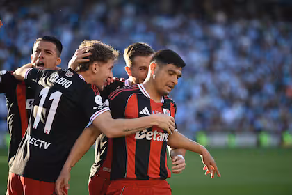 Maxi Salas no gritó el gol a su ex club.